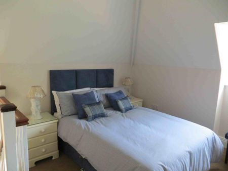 1 bedroom in a flat share to rent - Photo 5