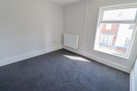 3 bedroom maisonette to rent - Photo 3