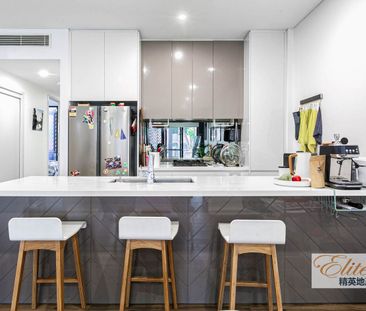 Rosebery 2 Bed & Study 2 bath w/front & back yard, Carspace Lease. - Photo 4