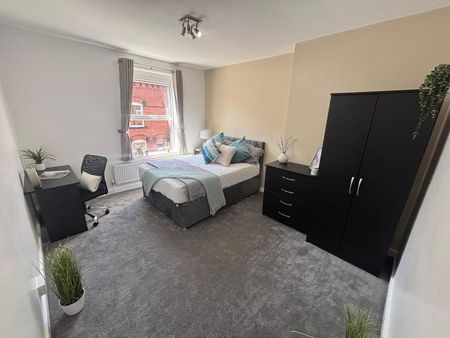 3 bedroom terraced house to rent - Photo 4