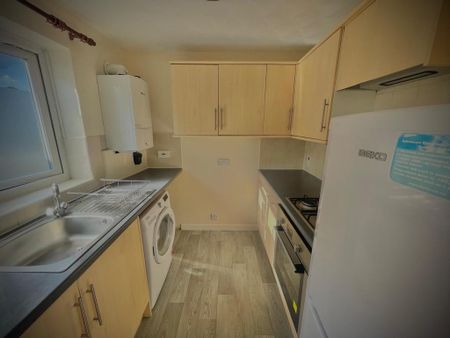 2 bedroom flat to rent - Photo 5