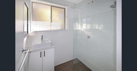 Renovated Open Plan Unit With Courtyard - Photo 5