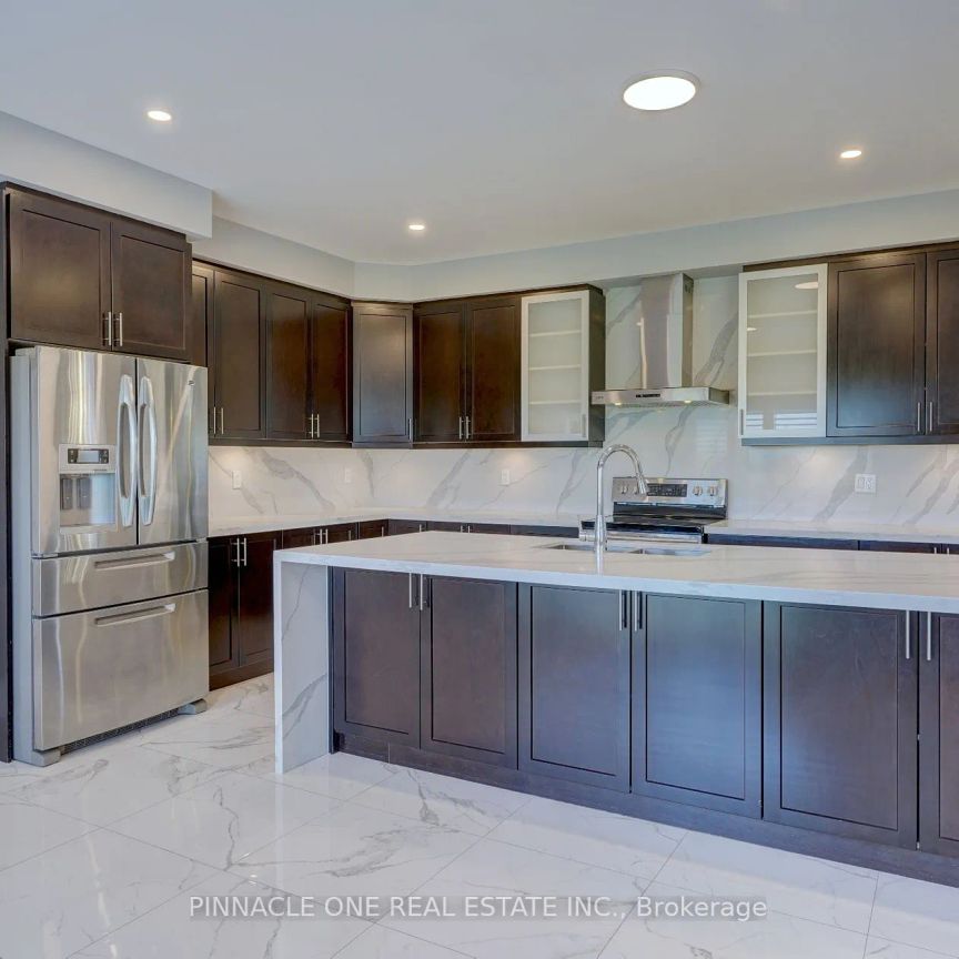 Detached Home For Lease | E9235634 - Photo 1