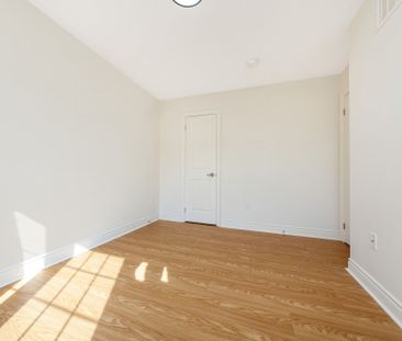 For Lease - 2419 Baronwood Drive, Oakville, Ontario - Photo 2