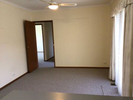 Just like a house is this lovely 2 bedroom unit with all the comforts - Photo 2