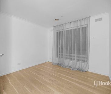 4 Tamarind Crescent, Werribee VIC, Belconnen - Photo 1