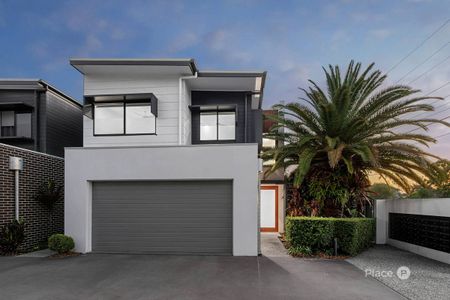 Modern Living In Albany Creek - Photo 4