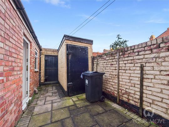 2 bedroom terraced house to rent - Photo 1