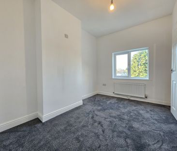 Newly refurbished 2 Bed Terrace house - Photo 5