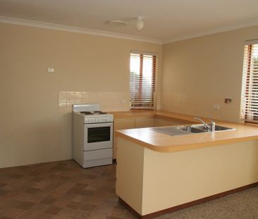 COASTAL LIVING! LIFESTYLE FOCUSSED! & PET-FRIENDLY UNIT WITH A BACK... - Photo 6