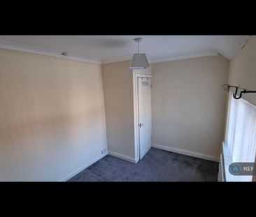 3 bedroom end of terrace house to rent - Photo 3