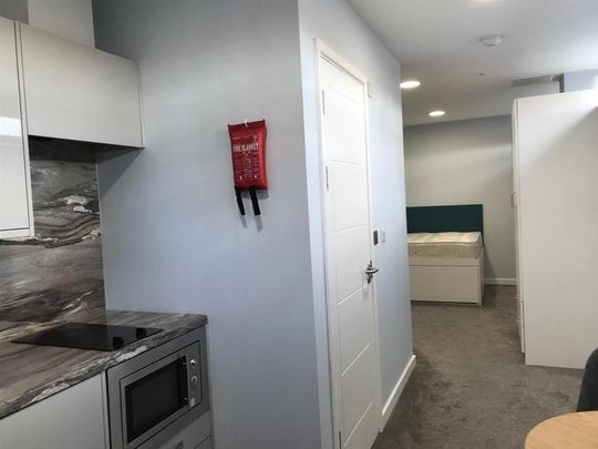 Studio to rent - Photo 1