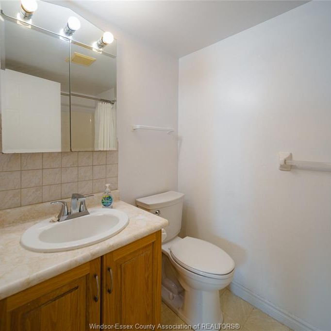 For Lease - 3000 SANDWICH Unit# 406, Windsor, Ontario - Photo 1