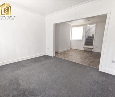 3 bedroom end of terrace house to rent - Photo 5