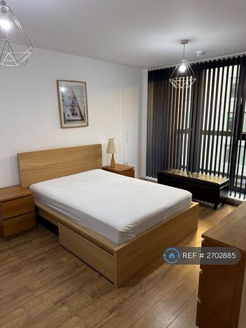 2 bedroom flat to rent - Photo 5