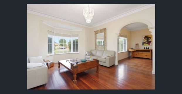 Spectacular Executive Home - Photo 1