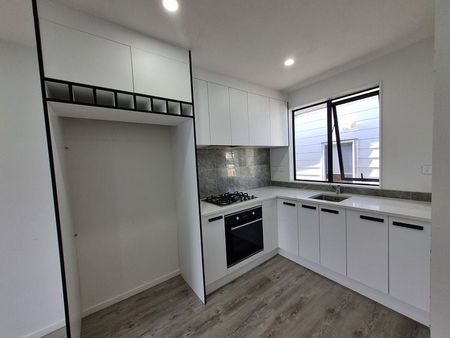 Next to new 2 Bedroom House AVAILABLE! - Photo 2