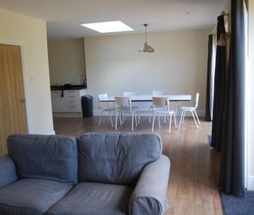 6 bedroom semi-detached house to rent - Photo 1