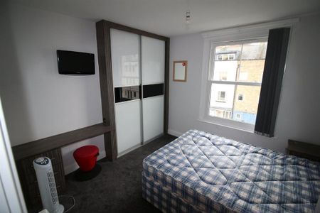 3 bedroom apartment to rent - Photo 5