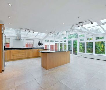 Spacious five bedroom family home with stunning open plan living an... - Photo 5