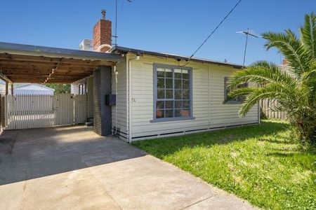 Neat and Tidy Three Bedroom Home! - Photo 4