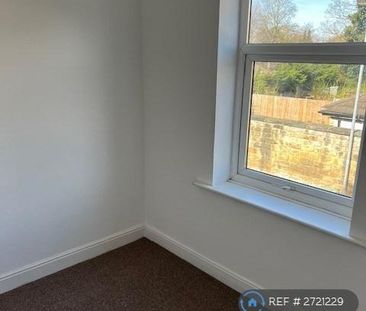 2 bedroom semi-detached house to rent - Photo 2