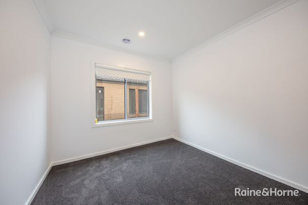 18 Fragrant Crescent, Diggers Rest, VIC 3427 - Photo 1