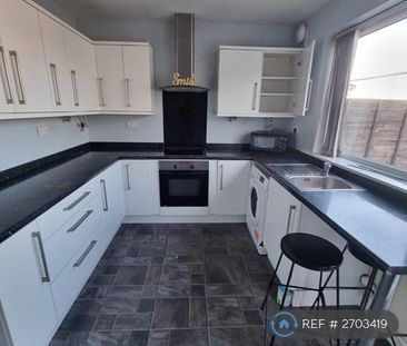 3 bedroom terraced house to rent - Photo 4