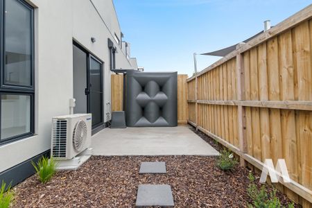 15 Noble Mews, Clyde North VIC 3978 - House For Rent | Domain - Photo 5