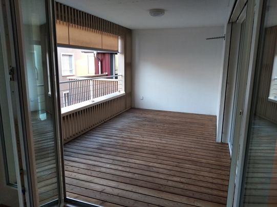 1 MONAT MIETZINSFREIE ZEIT - GROSSE 3.5-ZIMMERWOHNUNG MIT LOGGIA - Photo 1