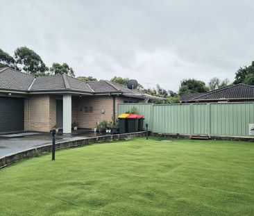 Spacious 3 Bedroom Villa -At Convenient Location! - Photo 1