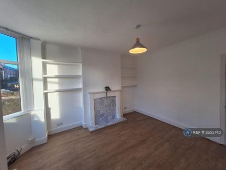 3 bedroom semi-detached house to rent - Photo 4