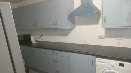 1 bedroom in a house share to rent - Photo 4