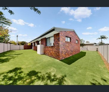 Modern 3-Bedroom Home With Air Conditioning & Covered Patio - 3 Min... - Photo 5