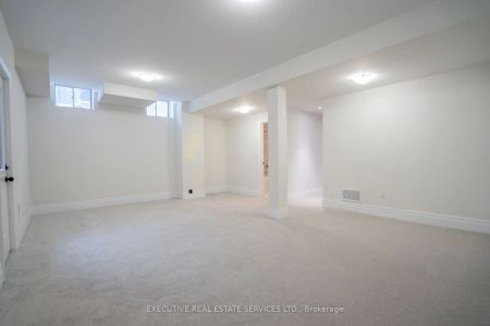 Property For Lease | W9045872 - Photo 2