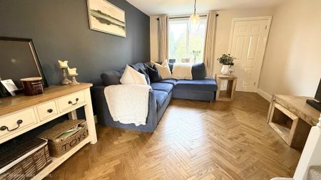 3 bedroom detached house to rent - Photo 2