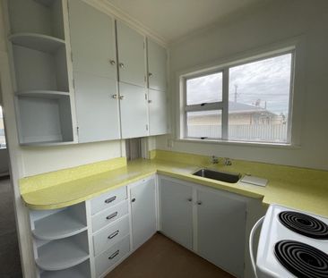 Spacious three-bedroom Castlecliff home - Photo 6