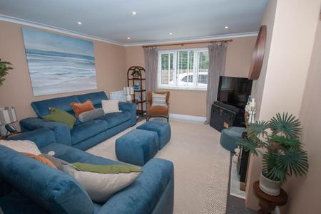 5 bedroom semi-detached house to rent - Photo 3