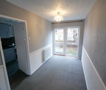 3 bedroom semi-detached house to rent - Photo 3