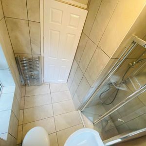 Price £550 pcm - Available 22/01/2026 - Furnished - Photo 3