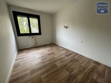 Appartement à louer 5 pièces 87.69m² - Photo 3