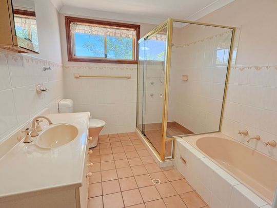 Spacious Light Filled Duplex - Water and Lawns Included - Photo 1