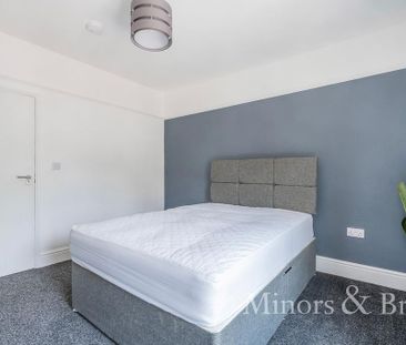 6 bedroom terraced house to rent - Photo 2