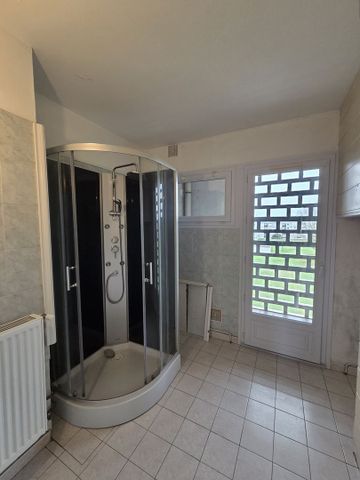 Location Appartement 4 pièces 75m² LIBOURNE 33500 - Photo 5