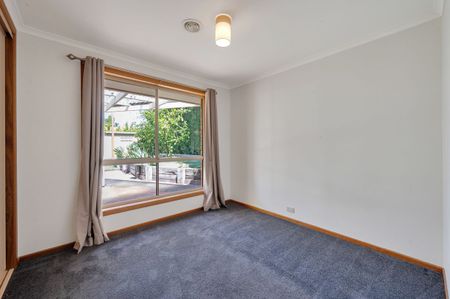 Stunning Family Home! - Photo 5