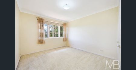 TWO STOREY MANSION WITH VIEW, WALK TO KILLARA HIGH & BUS AT DOOR - Photo 4