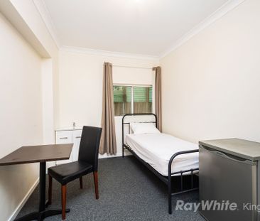 BOARDING HOUSE IN IDEAL LOCATION! - Photo 2