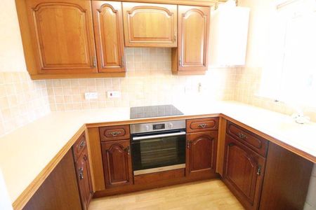 2 bedroom semi-detached house to rent - Photo 4