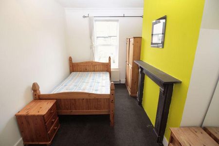 4 bedroom terraced house to rent - Photo 3