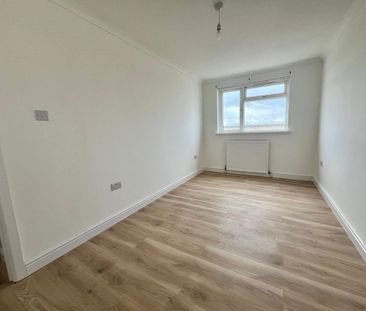 Hill View, Cardiff, Fairwater - Photo 3